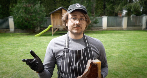 Jak przygotować steki na grillu?