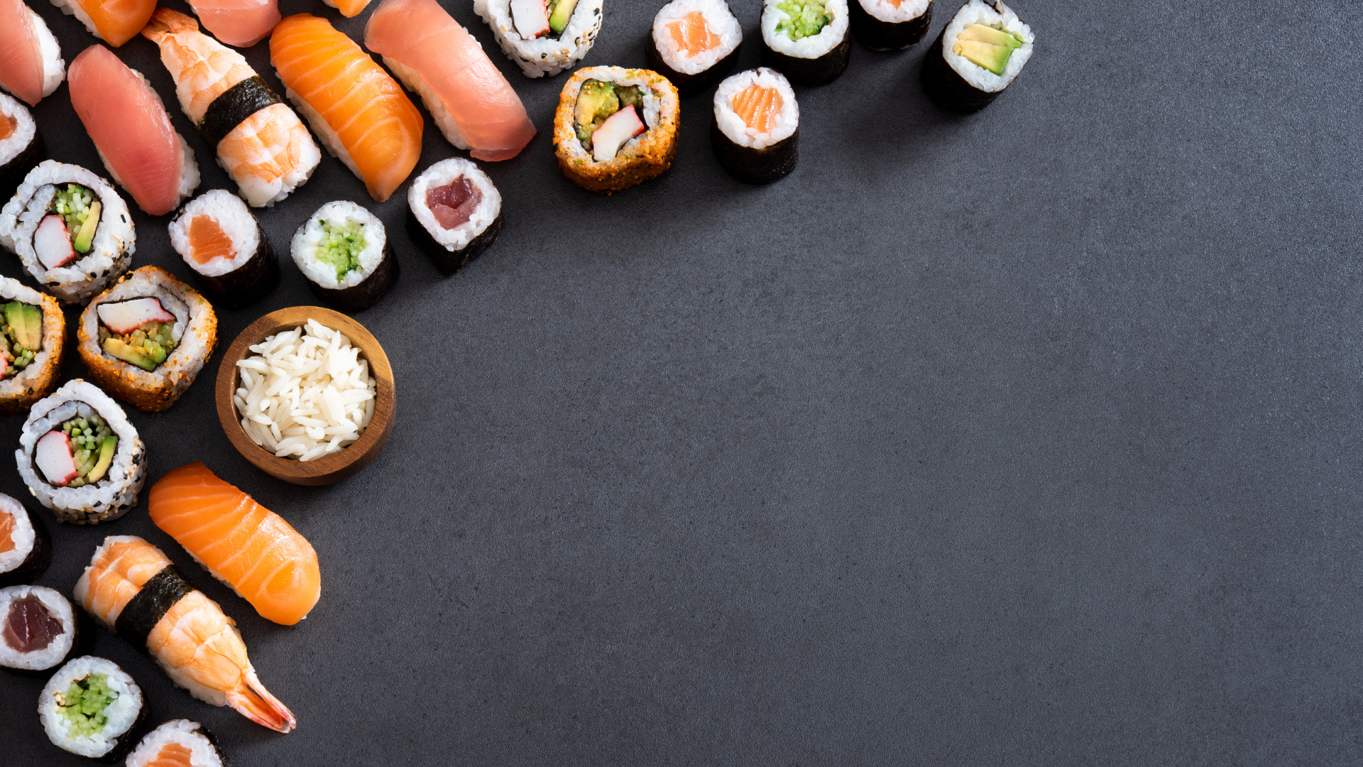 Suši rulleņi ar piegādi Rīgā — FUDIKO Sushi & More